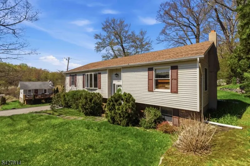 400 Lake Shore Dr, Upper Greenwood Lake, NJ 07421 - #2