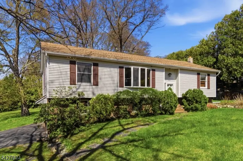 400 Lake Shore Dr, Upper Greenwood Lake, NJ 07421 - #3