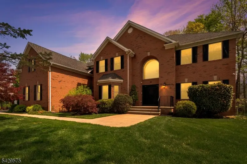 23 Yellowstone Dr, Old Bridge, NJ 08857 - #2