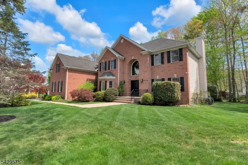 23 Yellowstone Dr, Old Bridge, NJ 08857 - #3