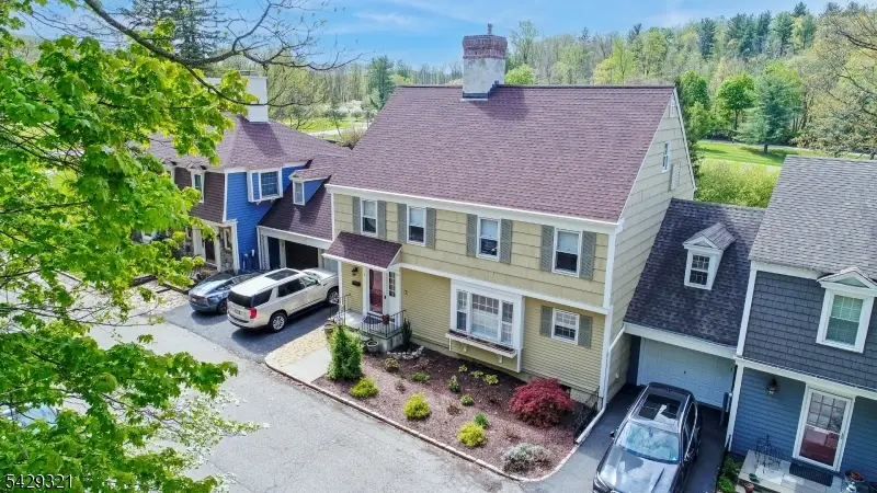 2 Eaglet Gln, Allamuchy, NJ 07840 - #1