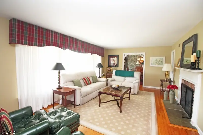 2 Eaglet Gln, Allamuchy, NJ 07840 - #3