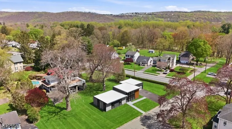 321 Willow Grove St, Hackettstown, NJ 07840 - #2