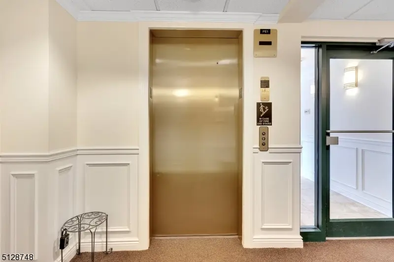7 Prospect St Unit 303 #303, Morristown, NJ 07960 - #3