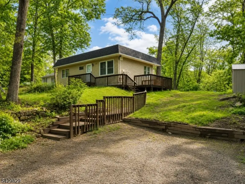 912 E Walnut Dr, Stillwater, NJ 07860 - #1