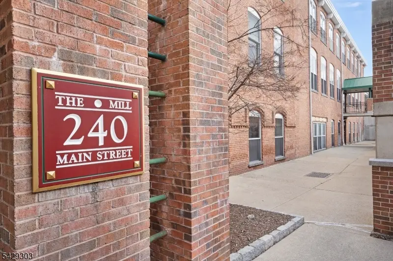 240 Main St #205, Singac, NJ 07424 - #1