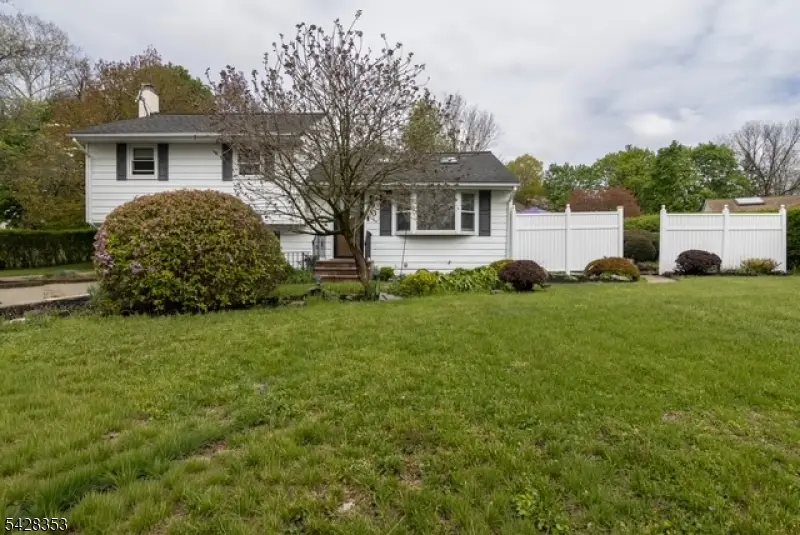 33 Marudy Dr, Clinton, NJ 08809 - #1