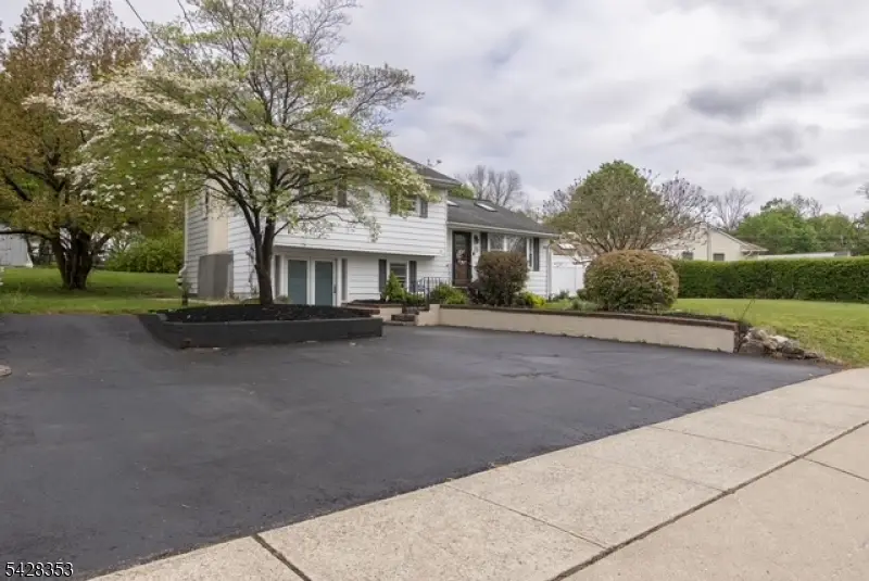 33 Marudy Dr, Clinton, NJ 08809 - #2