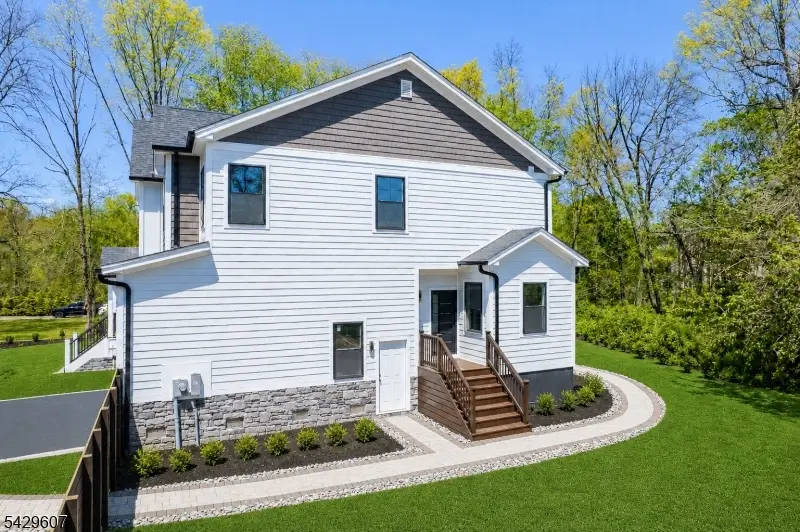 21 Kuntz Ave, Berkeley Heights, NJ 07922 - #3