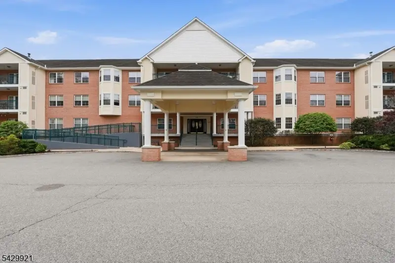401 Dercole Ct #120, Norwood, NJ 07648 - #1