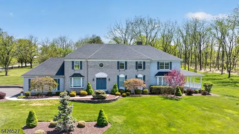 2 W View Dr, Raritan, NJ 08822 - #1