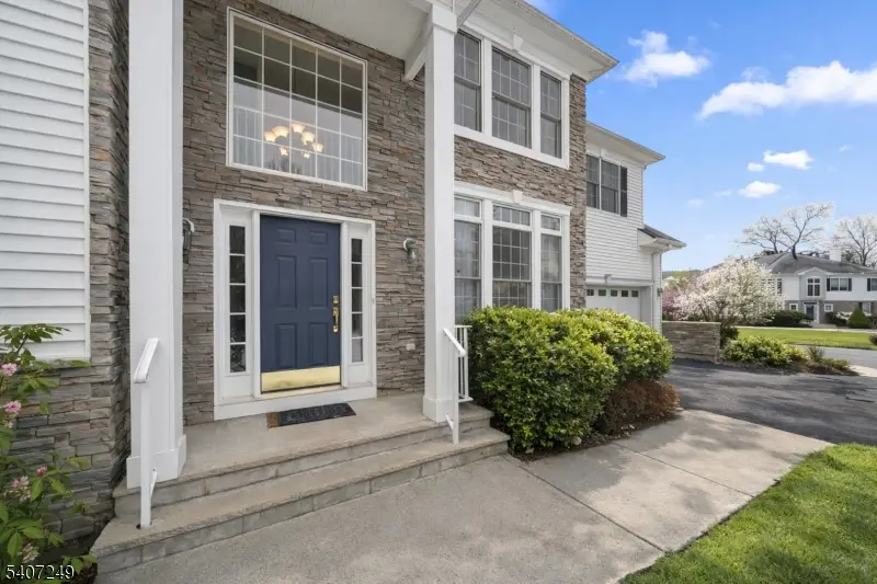 48 Bovensiepen Ct, Roseland, NJ 07068 - #1