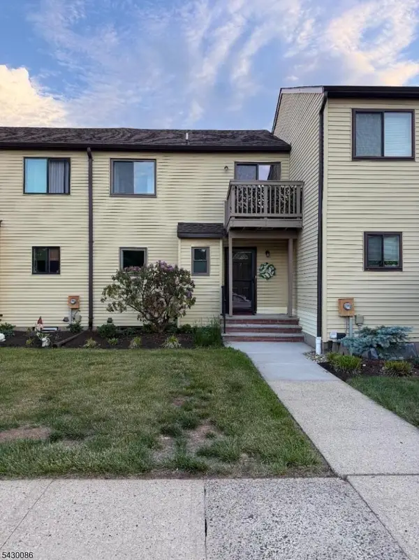 7 Lake Ct, Raritan Twp., NJ 08822