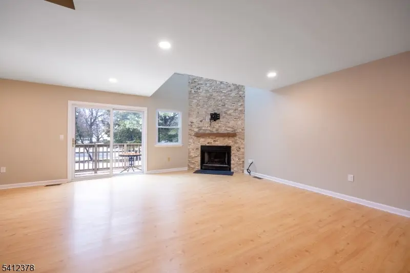 7 Lake Ct, Raritan, NJ 08822 - #3