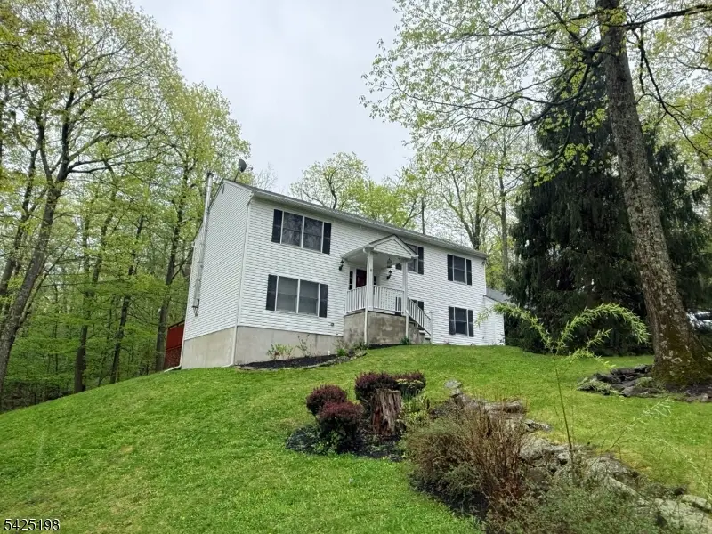 8 Cold Spring Dr, Vernon, NJ 07422 - #1