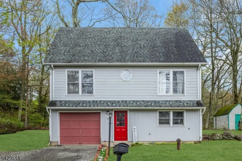 140 Papscoe Rd, Upper Greenwood Lake, NJ 07421 - #3