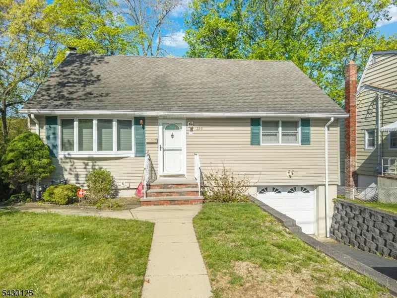 225 Linden Rd, Wayne, NJ 07470 - #1