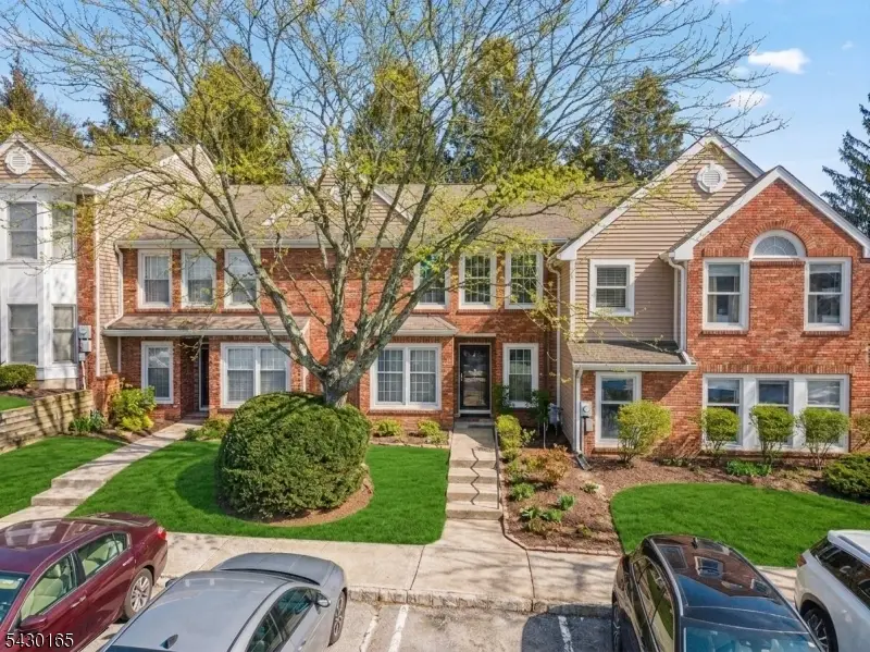 34 Hillsborough Ct, Rockaway, NJ 07866 - #2