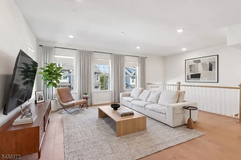 1 Periwinkle Ln, Warren, NJ 07059 - #2