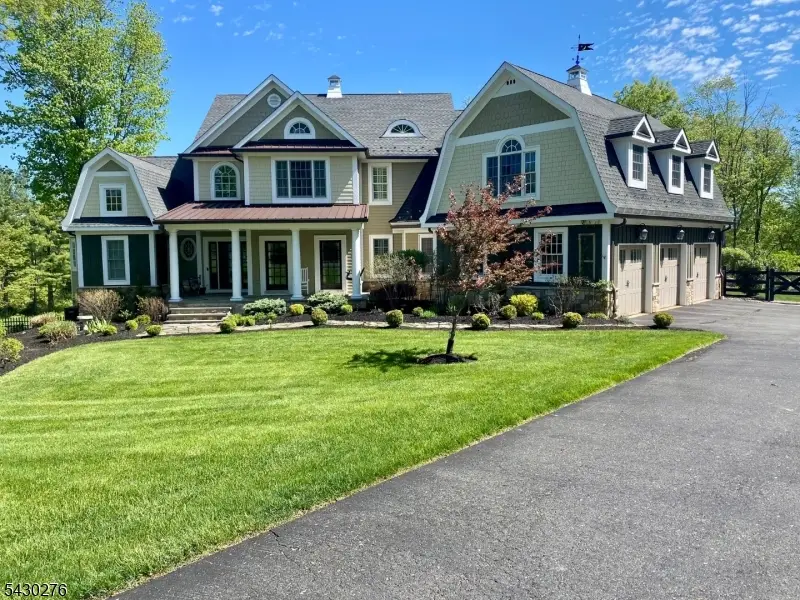 33 Still Hollow Rd, Tewksbury, NJ 08833 - #1