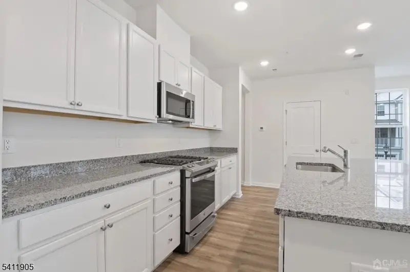 735 Station Rd, Dunellen, NJ 08812 - #1