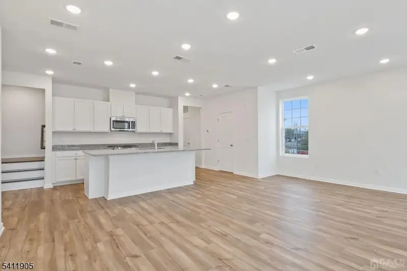 735 Station Rd, Dunellen, NJ 08812 - #3