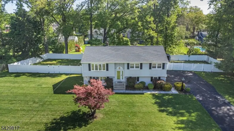 6 Beaumont Pl, Whippany, NJ 07981 - #1