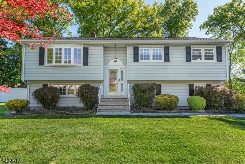 6 Beaumont Pl, Whippany, NJ 07981 - #2