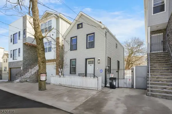 418 S 10th St, Newark City, NJ 07103