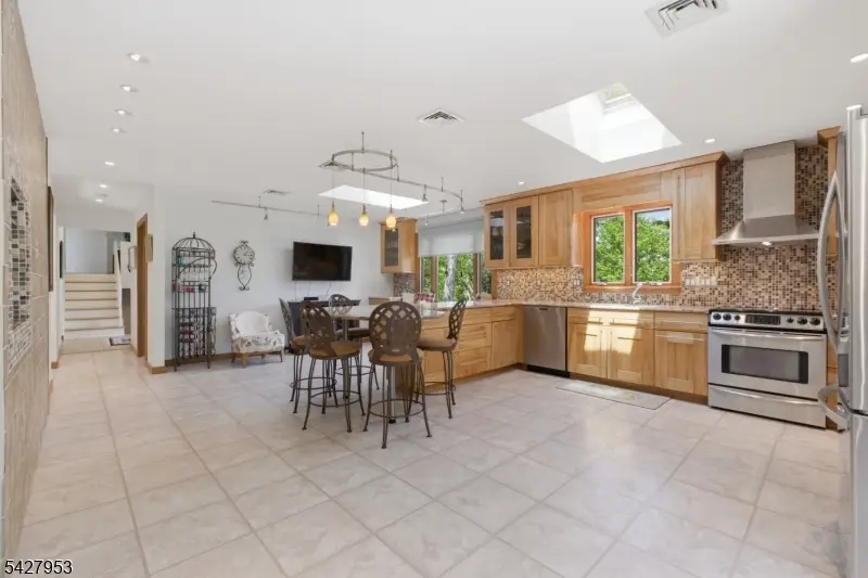 123 Old Clinton Rd, Raritan, NJ 08822 - #3