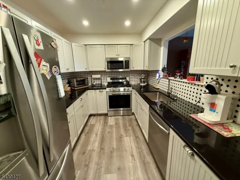 16 Sparrow Circle, Hampton, NJ 07860 - #2