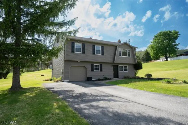 15 Carol Dr, Vernon Twp., NJ 07462