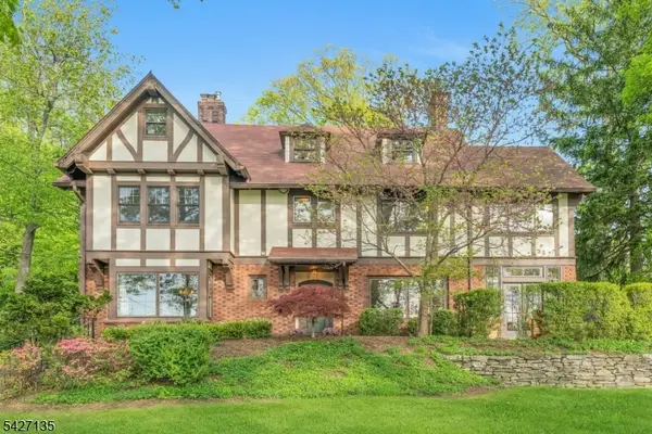 37 Afterglow Avenue, Verona Twp., NJ 07044