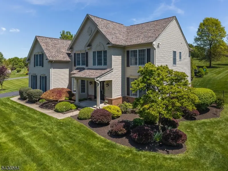 9 Hawk Dr, Raritan, NJ 08551 - #2