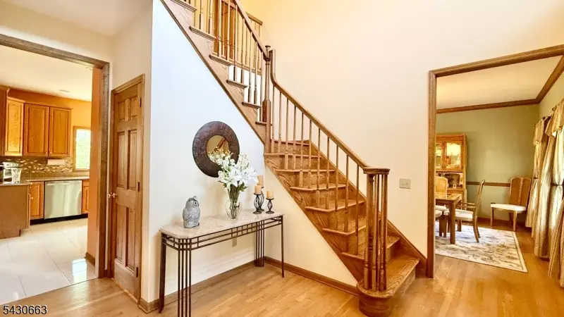 26 Poling Farm Ct, Belle Mead, NJ 08502 - #2