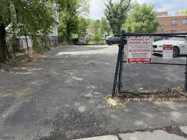 663 Park Avenue, East Orange City, NJ 07017