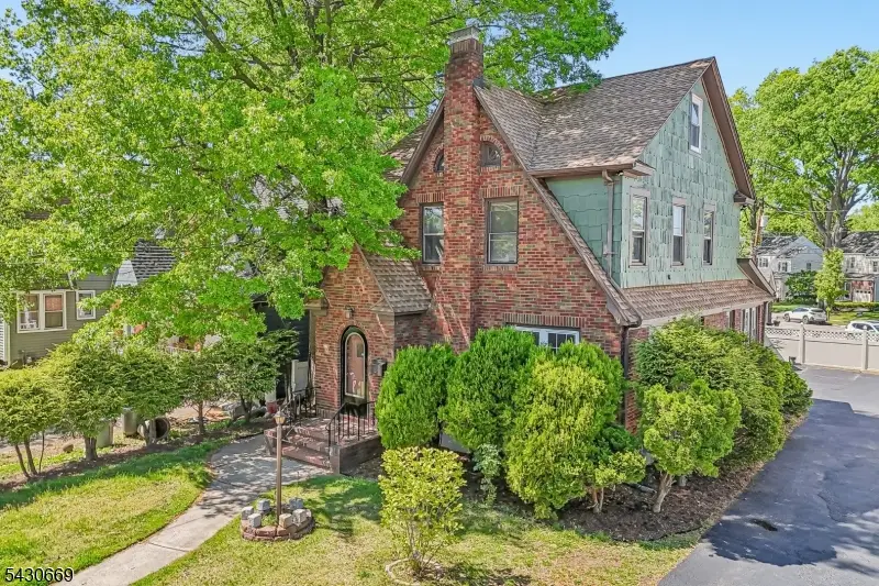 423 E Lincoln Ave, Roselle Park, NJ 07204 - #2