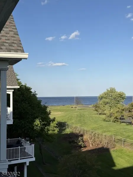 68 S Shore Dr, South Amboy City, NJ 08879