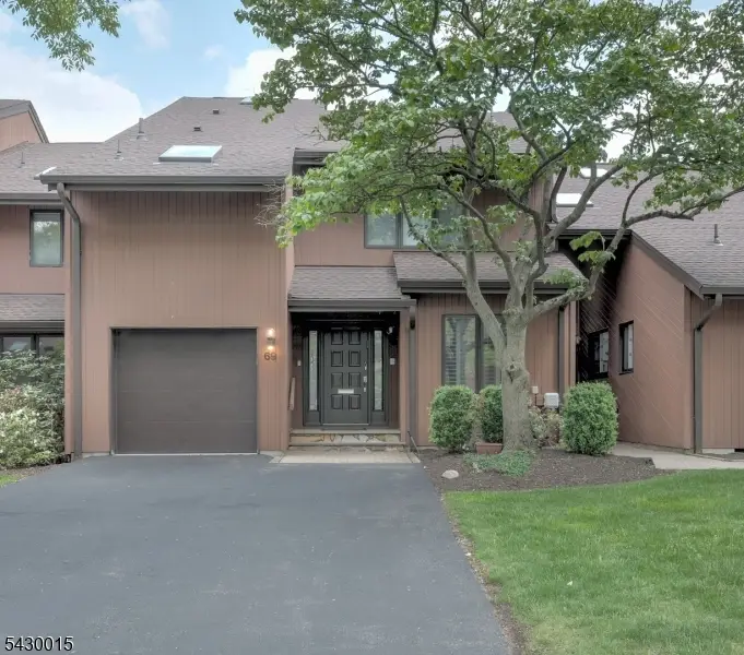 69 Cummings Cir, West Orange, NJ 07052 - #1