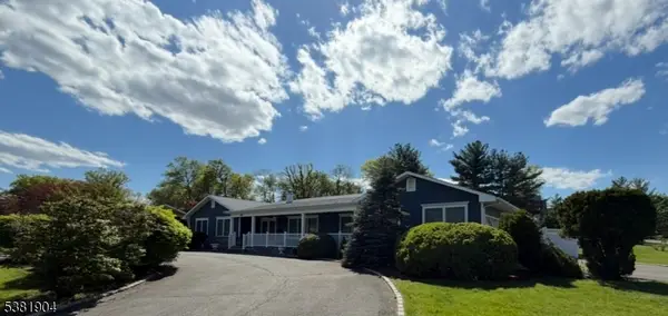 39 Wingate Dr, Livingston Twp., NJ 07039