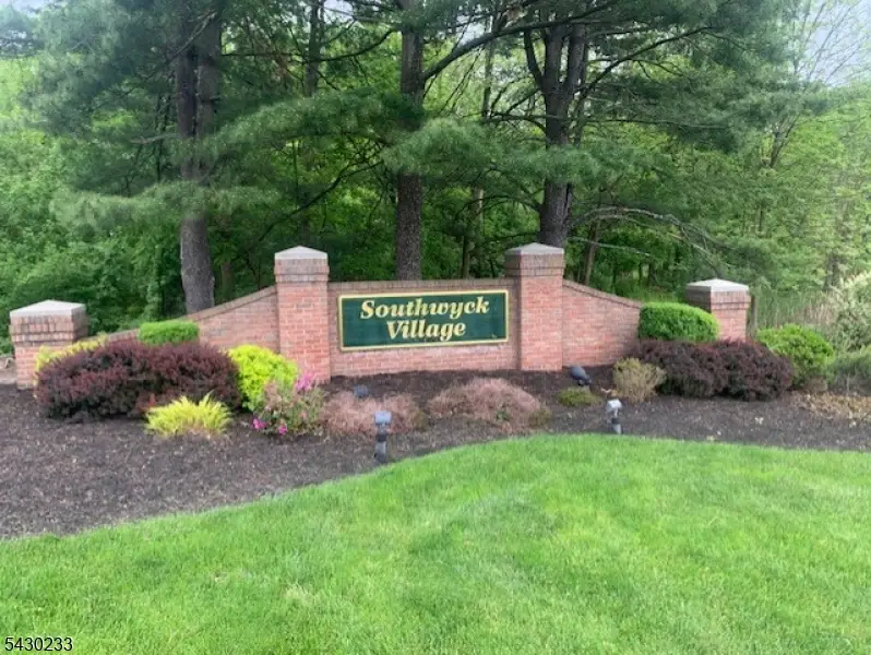4 Wareham Ct, Scotch Plains, NJ 07076 - #1