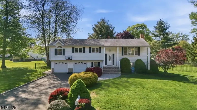 31 Fox Hill Rd, Fairfield, NJ 07004 - #1