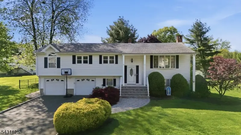 31 Fox Hill Rd, Fairfield, NJ 07004 - #2