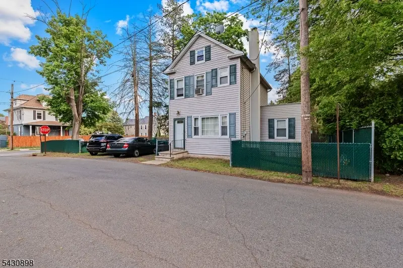 632 Millers Ln, Rahway, NJ 07065 - #1