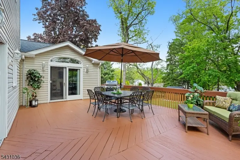 16 Barbara Way, Wayne, NJ 07470 - #3