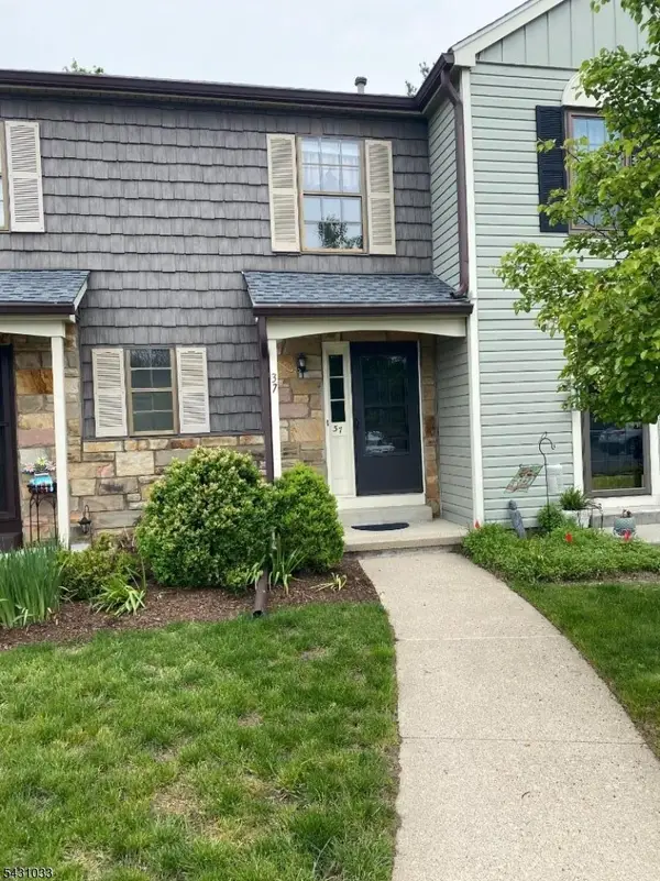 37 Wood Duck Ct, Allamuchy Twp., NJ 07840