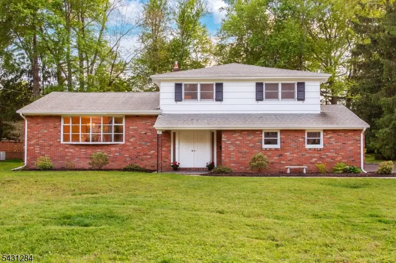 25 Robbins Ave, Berkeley Heights, NJ 07922 - #1