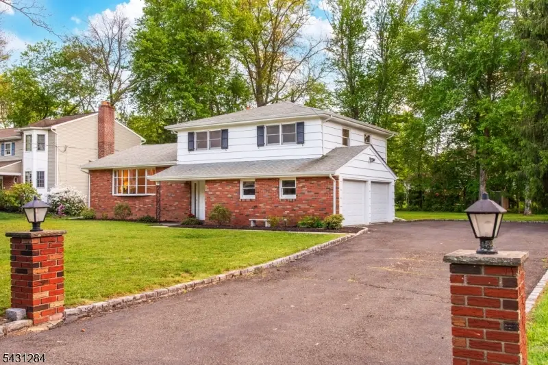 25 Robbins Ave, Berkeley Heights, NJ 07922 - #2