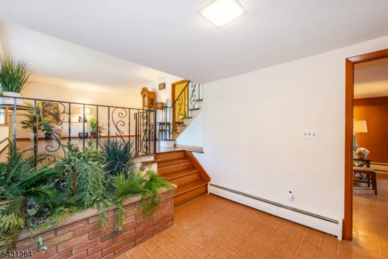 25 Robbins Ave, Berkeley Heights, NJ 07922 - #3