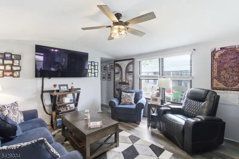 195 W Main St #D, Chester, NJ 07930 - #1